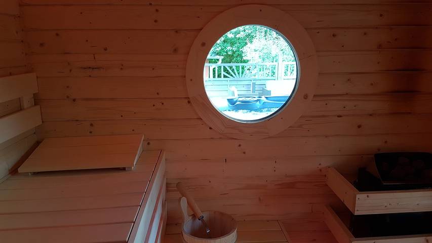 Eifel Dream Landhaus con jacuzzi exterior privado y sauna al aire libre in Plütscheid, Bitburg-Prüm