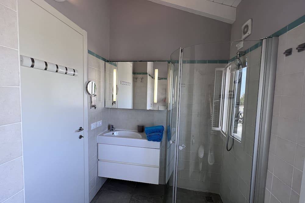 Casa Albero Og- Luxus-Ferienvilla mit beheiztem Pool/Jacuzzi/Sauna/Fitness in Montegrazie, Imperia