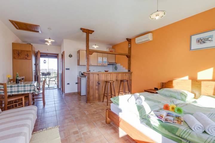 Ganze Wohnung, Tourist Farm Tonin - Apartment 1 in Koper, Slowenisches Istrien