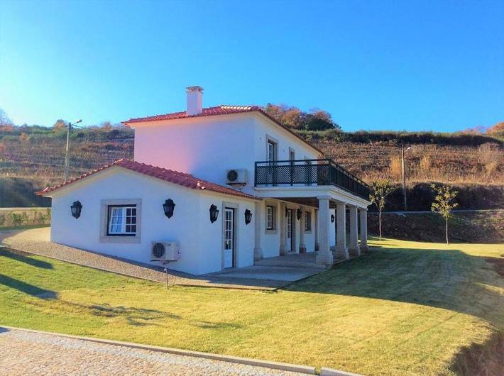 Pousada para 8 pessoas, com Terraço e Piscina em Lamego