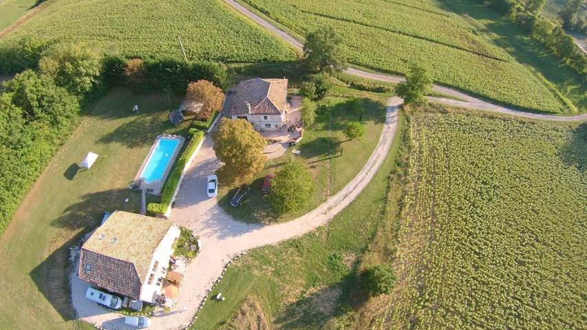 Cottage pour 2 personnes, avec piscine et jardin ainsi que vue et sauna à Castelnau-Montratier