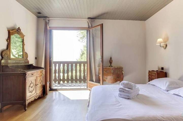 Appartement entier, Bergerie : Appartement Loft vue Lac et Montagnes in Talloires, Talloires-Montmin