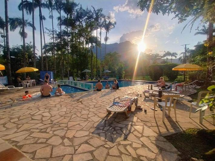 Casas e apartamentos de temporada para 3 pessoas, com jardim e piscina em Morretes