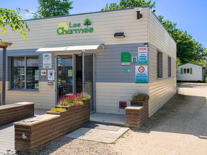 Mobil home pour 4 personnes, avec Terrasse ainsi que Bassin pour enfant et Sauna à Apremont