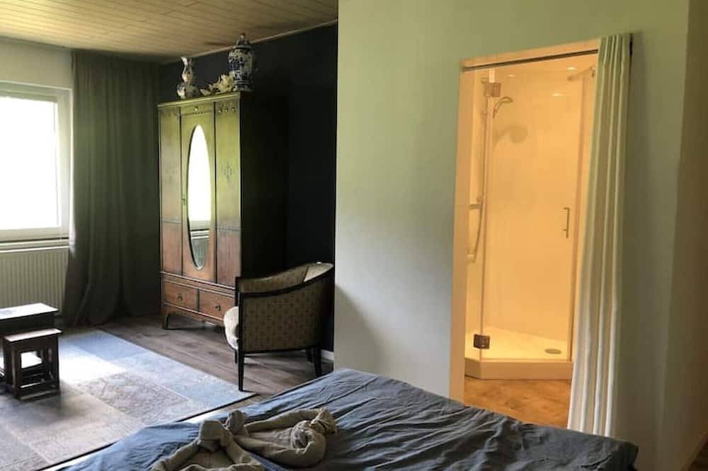 4 Doppelzimmer, separates Apartment, großer Wohn- und Essbereich. 8-12 Personen in Gräfenthal, Frankenwald