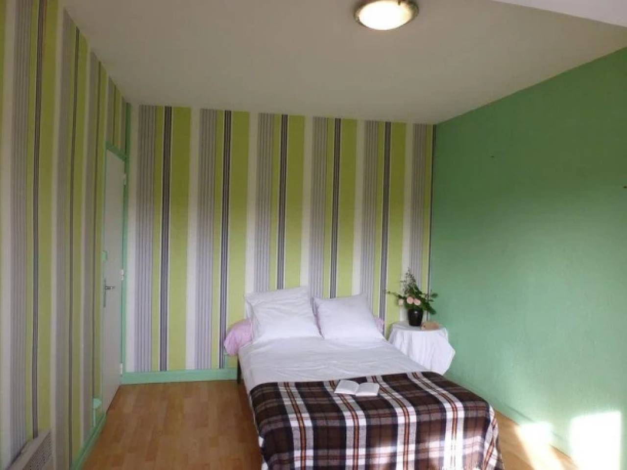 Appartement entier, Zecamping 3 étoiles piscine chauffée toboggans locatif Tv 38m2 4 pers in Saint-Honoré-les-Bains, Parc naturel régional du Morvan