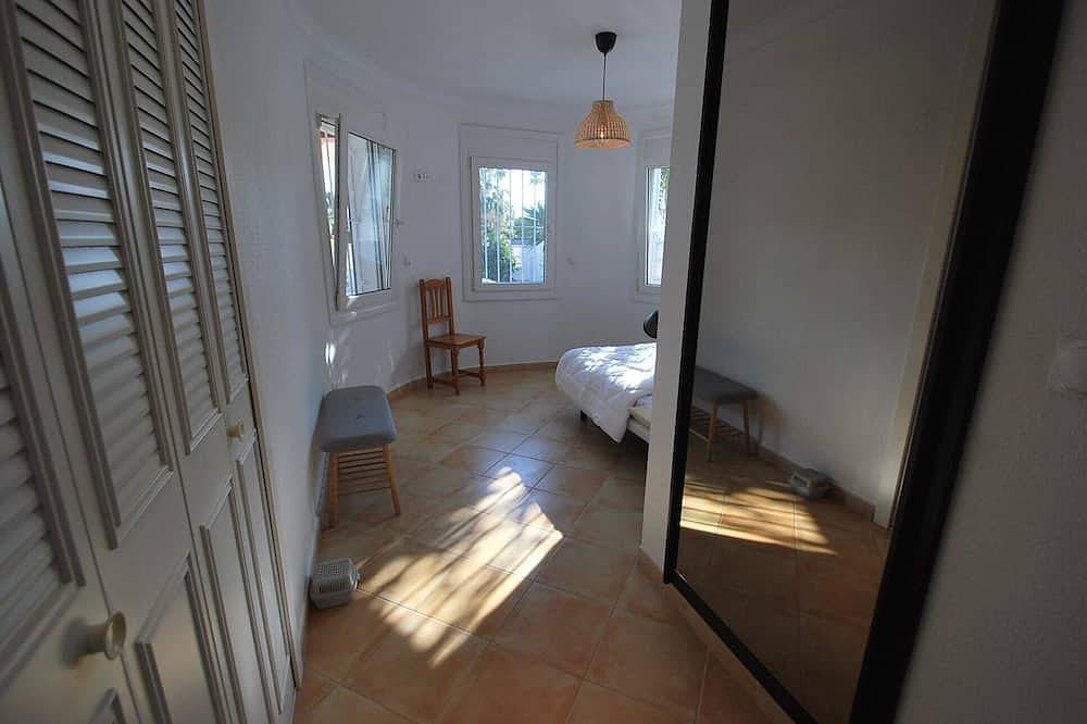 Chalet con piscina privada, aire acondicionado, internet in Oliva, Costa Blanca