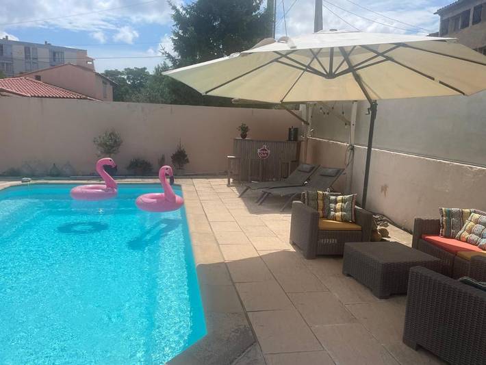 Appartement de vacances pour 2 personnes, avec jardin ainsi que piscine et terrasse