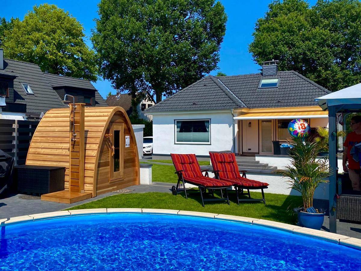 Luxuriöses Ferienhaus Anita mit Pool, Whirlpool und Sauna nahe Timmendorfer Strand, Travemünde und Lübeck in Sereetz, Ratekau