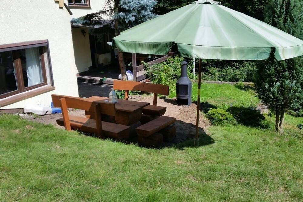 Bungalow in ruhiger Waldlage direkt am Wanderweg in Reinhardtsdorf-Schöna, Elbsandsteingebirge