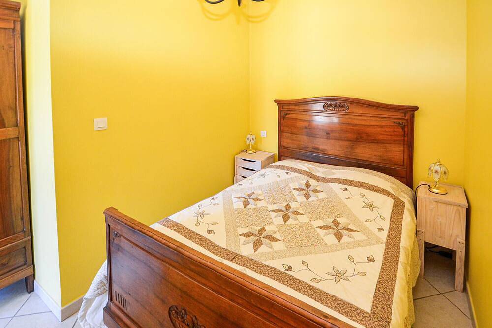 Beautiful home in La Garde with kitchen in La Garde, Toulon region