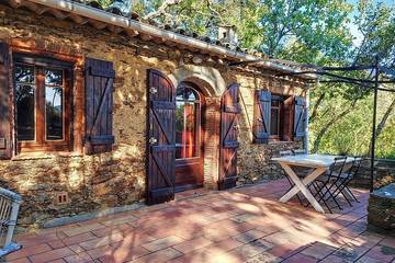 Gîte pour 2 personnes, avec jardin à La Garde-Freinet