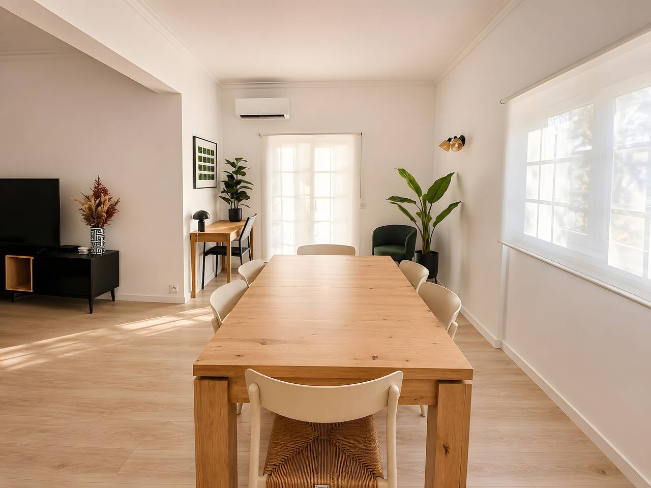 Entire apartment, ‘Cascais Sun & Breeze’ Apartment with Private Terrace, Wi-Fi & Air Conditioning in Cascais e Estoril, Costa de Lisboa