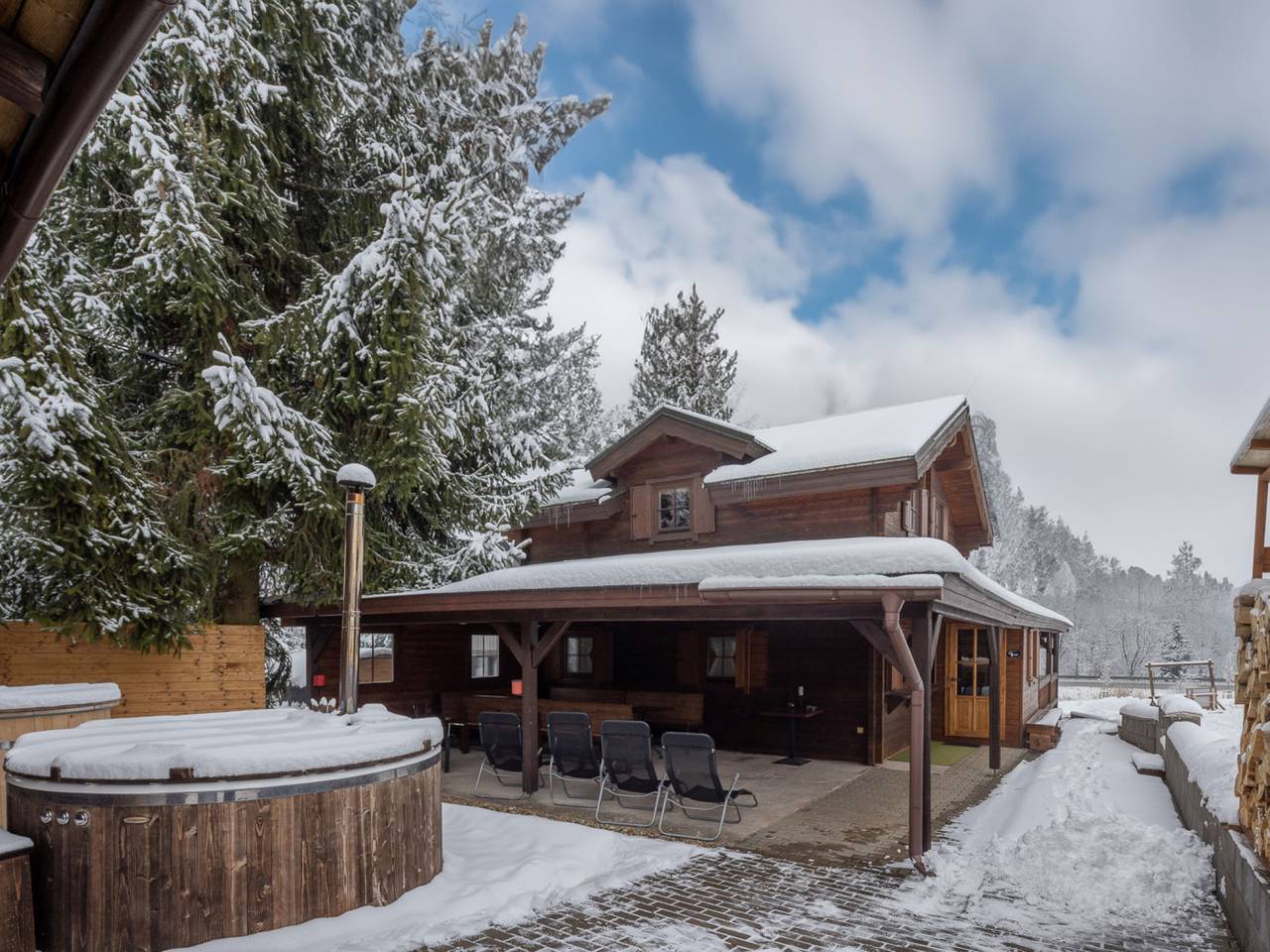 Pod Liščím kopcem 4+4 in Dolní Branná, Region Trautenau