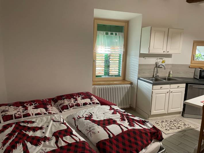 Entire apartment, Holiday Apartment "Casa di Ada" with Mountain Views and Wi-Fi in Segonzano, Fleimstaler Alpen