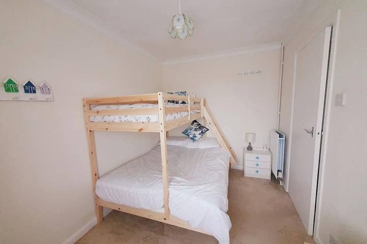 Amazing Beachside 2Bd Family Home with Garden in Botany Bay, Kent