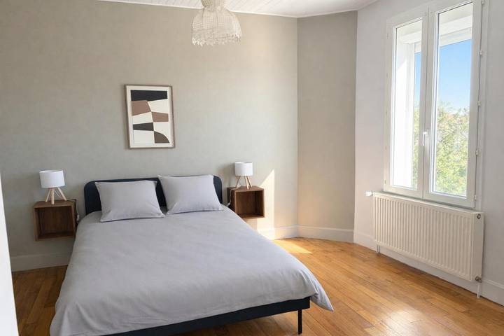 Location de vacances pour 7 personnes, avec terrasse à Sagy