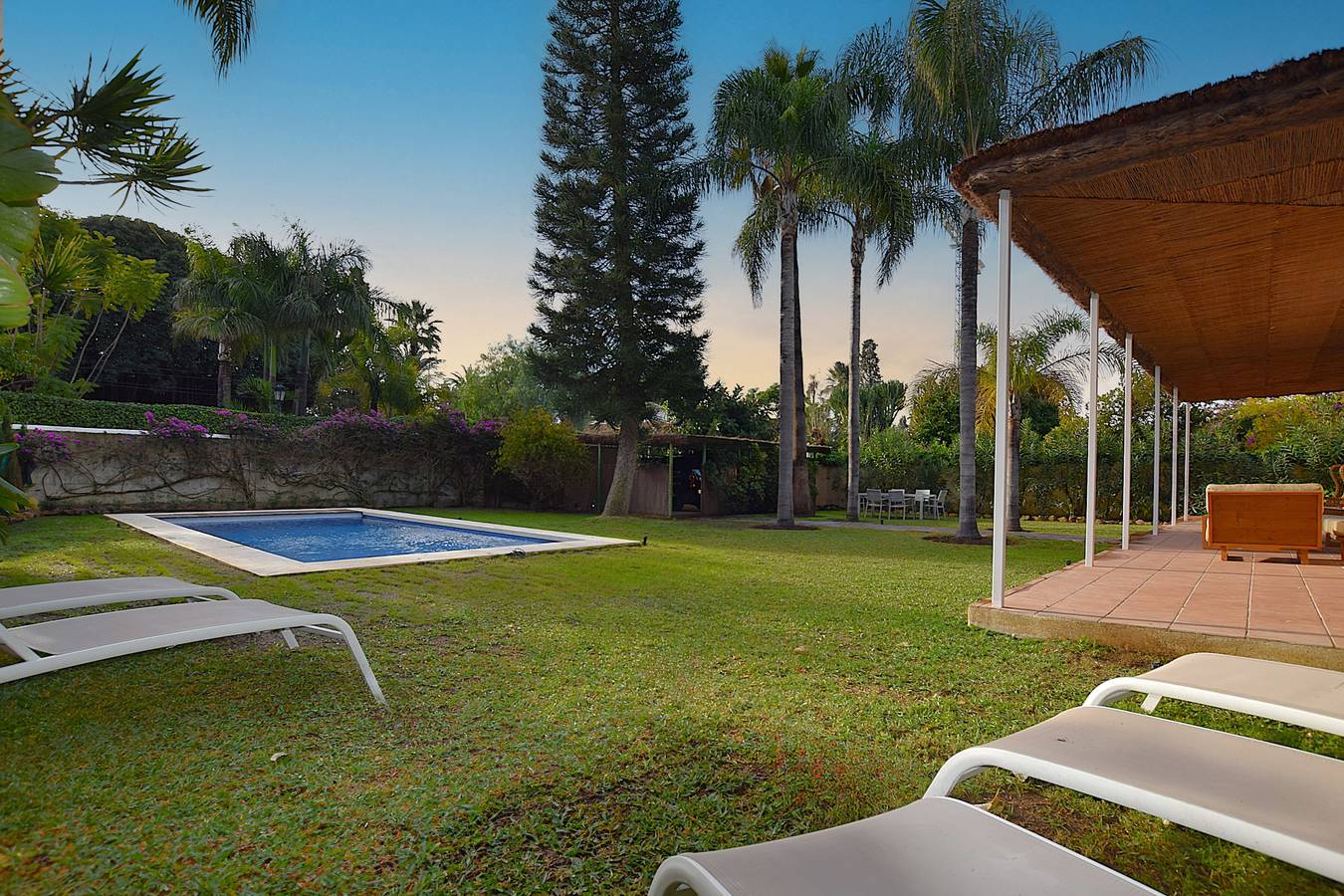 Belle villa familiale à quelques pas de la plage in Playa de Cortijo Blanco, Marbella