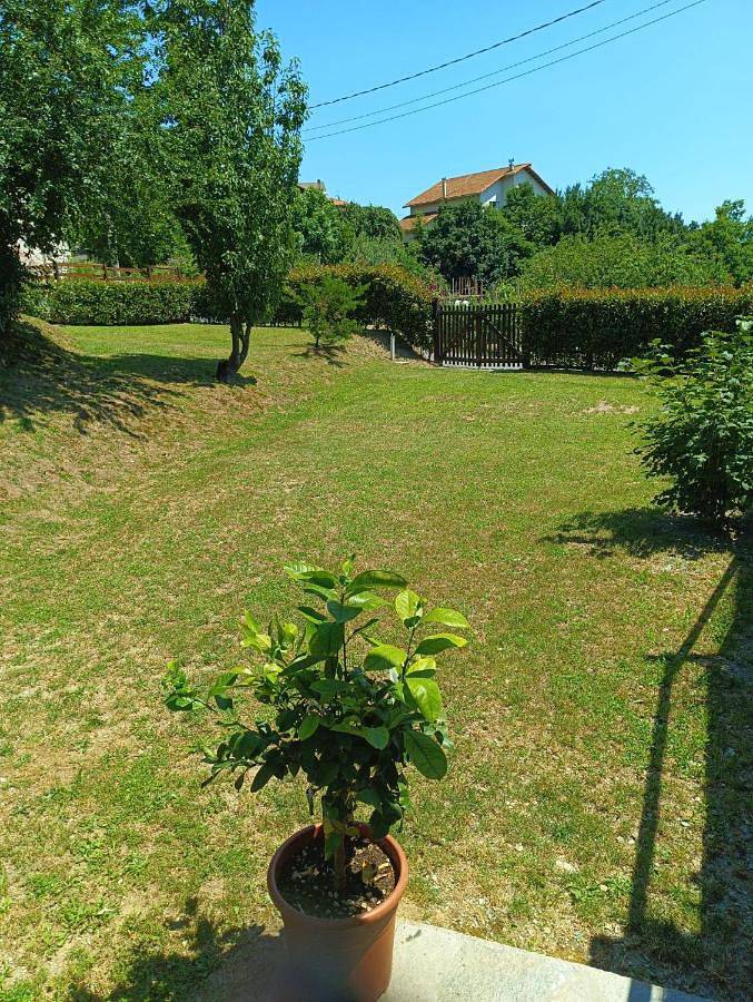Cama y desayuno para 2 personas, con Jardín y Vistas en Stella