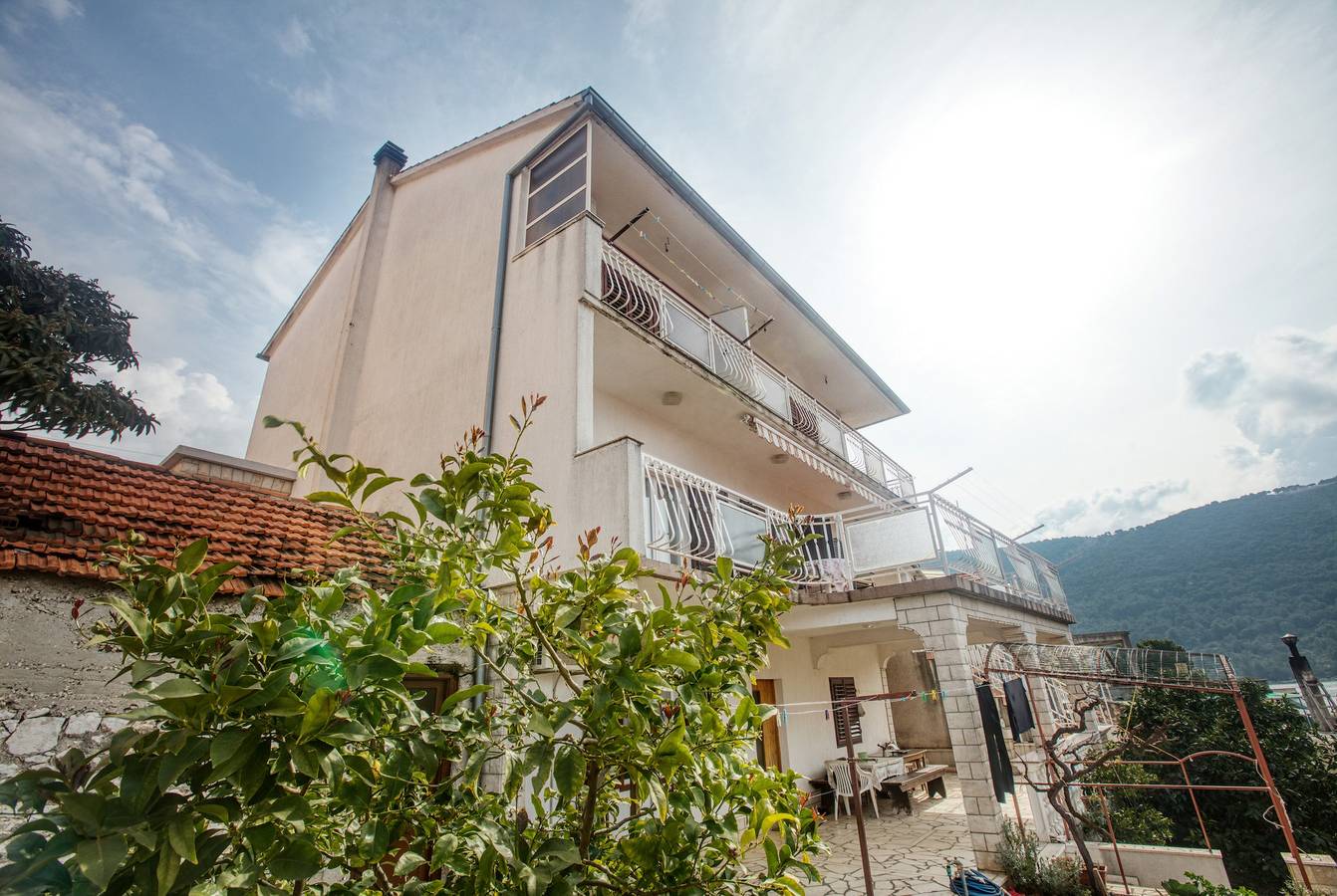 Ganze Wohnung, 4-Zimmer-Ferienwohnung mit Terrasse und Meerblick Grebastica, Sibenik A-482-a in Grebastica, Šibenik-Knin