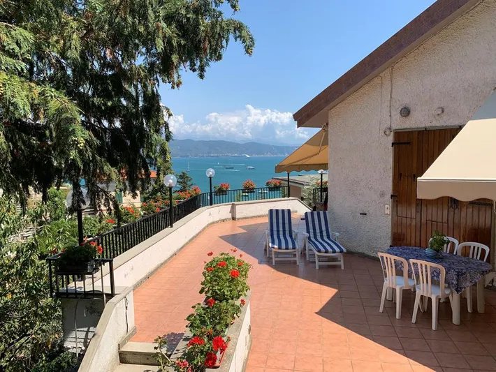 Apartamento de vacaciones para 4 personas, con vistas además de jardín y terraza - 1