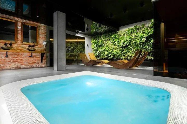Apartamento de vacaciones para 5 personas, con sauna además de jacuzzi y jardín - 1