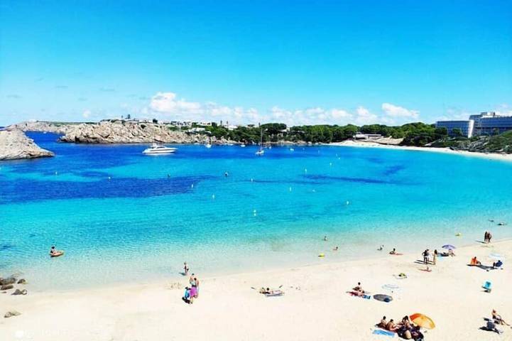 Ferienhaus für 6 Personen, mit Garten und Pool sowie Balkon