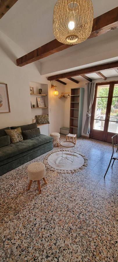 Location de vacances pour 2 personnes, avec terrasse et vue à Tourrette-Levens - 2
