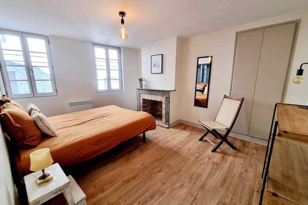 Casa-Ciudad-Baño en la habitacion in Angulema, Charente