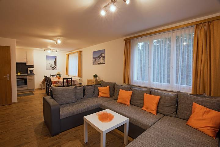 Ferienwohnung für 12 Personen, mit Balkon und Terrasse