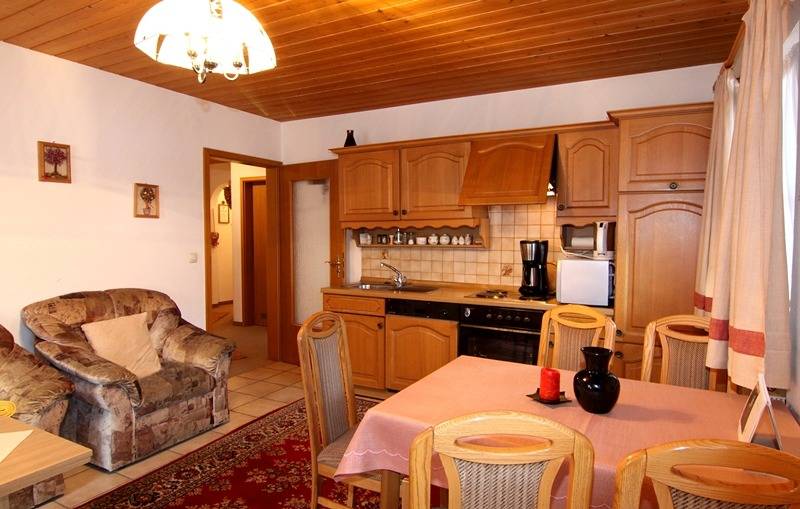 Ganze Ferienwohnung, Ferienwohnung Flora - Ferienwohnung, bis 4 Personen, 72 qm, 2 separate Schlafzimmer, Balkon in Schönau am Königssee, Berchtesgadener Alpen