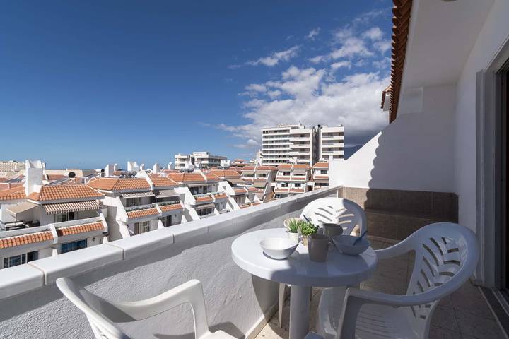 Entire apartment, Las Floritas 4 in Playa de las Américas, Arona