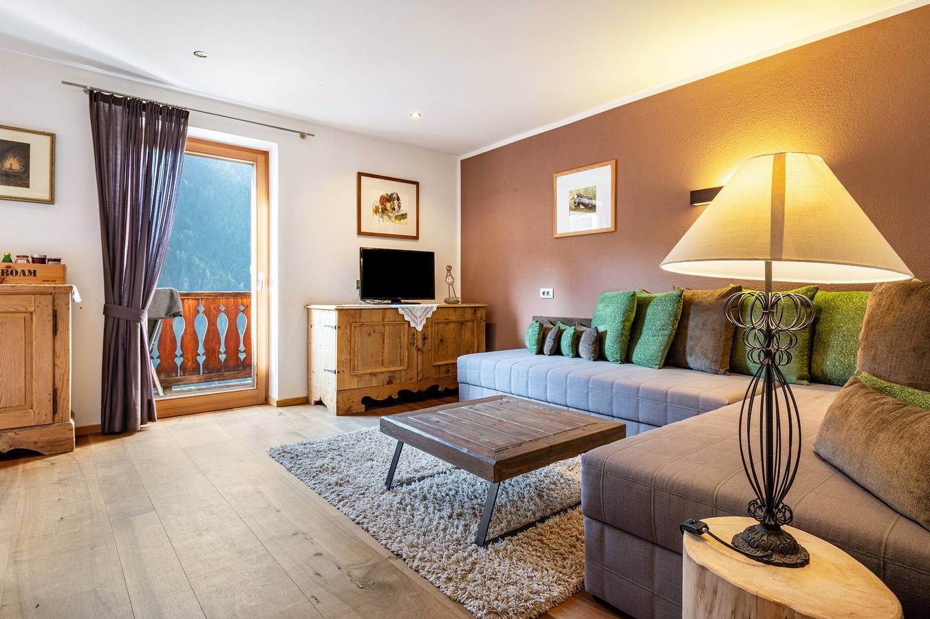 Ganze Wohnung, Ferienwohnung "Ritschhof Nuss" mit Bergblick, Gemeinschaftsgarten und Wlan in Sankt Peter Tal, Lajen