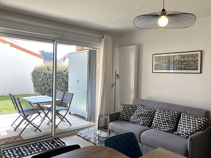 Gîte pour 4 personnes, avec terrasse et jardin dans Plage De Sion - 2