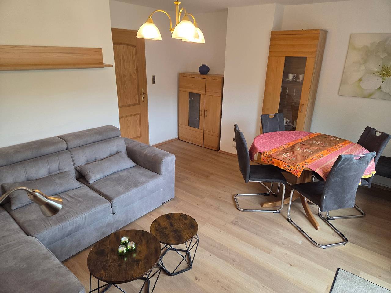 Ganze Wohnung, Ferienwohnung im Grünen mit Bergblick, privater Terrasse und Wlan in Bad Schwalbach, Rheingau-Taunus-Kreis