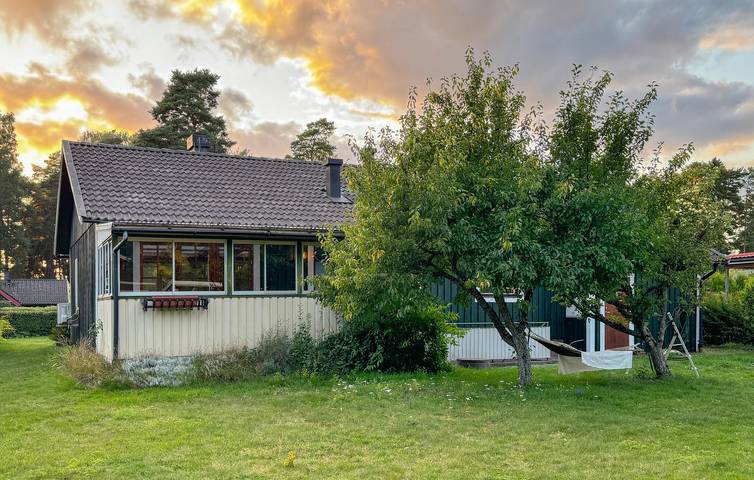 Ferienhaus für 8 Personen mit Garten in Motala, Vättern
