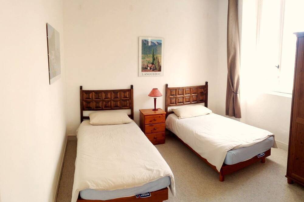 Appartement entier, Gite au pays cathare et piscine in Chalabre, Région de Limoux