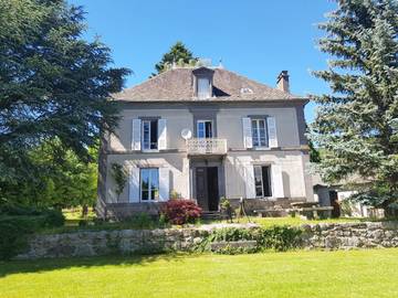 Cottage pour 2 personnes, avec jardin à La Bourboule