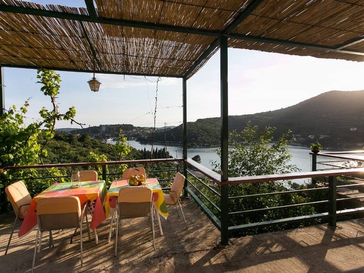 Ferienwohnung für 4 Personen, mit Terrasse in Zaton