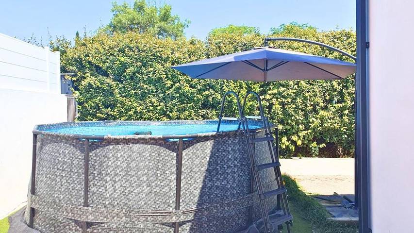Location de vacances pour 6 personnes, avec terrasse ainsi que piscine et jardin à Les Matelles - 2