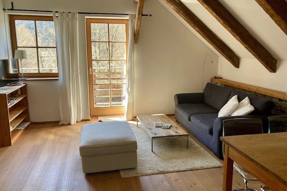 Ganze Wohnung, Stilvolle Ferienwohnung in altem Bauernhaus - Südblick in Gailtaler Alpen, Kirchbach