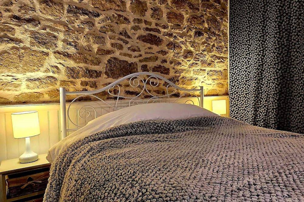 Authentic village house near Carcassonne in Pennautier, Carcassonne region
