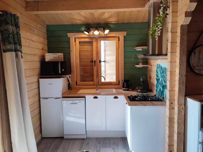 Gîte pour 2 personnes, avec vue et jardin à Sens-Beaujeu - 2