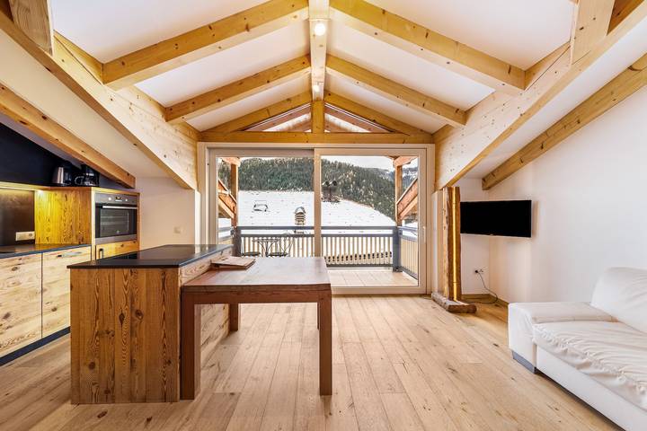 Entire apartment, Holiday Apartment 'Naturoase Stegerhof Margerite' with Mountain View, Shared Pool and Sauna in Trodena nel Parco Naturale, South Tyrol