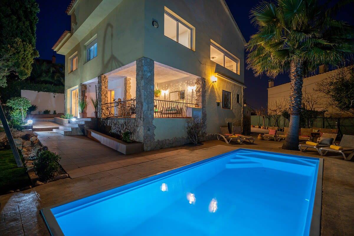 Casa vacanza per 13 persone con piscina in Central Lloret de Mar, Lloret de Mar