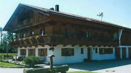 Ferienwohnung für 4 Personen, mit Terrasse und Garten in Waakirchen