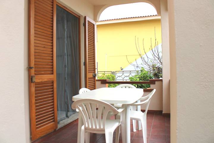 Casa vacanza per 4 persone, con Terrazza e Giardino nonché Panorama a Posada