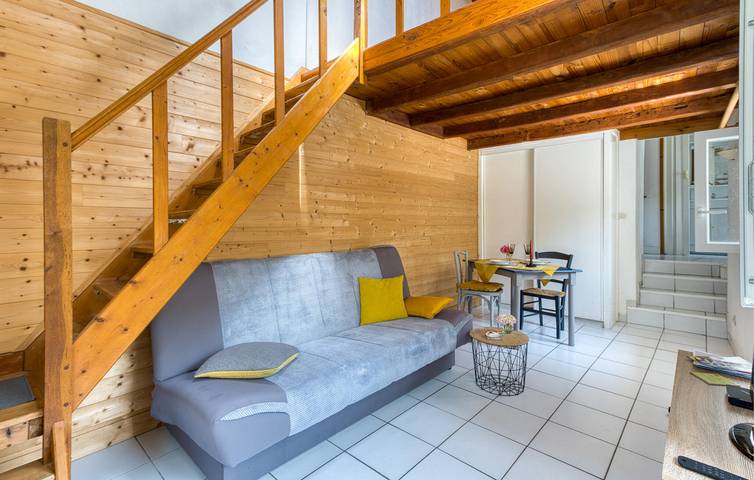 Charmant appartement avec piscine, parking et proximité du centre-ville in Saint-Jean-d'Angély, Région de Saint-Jean-d'Angély