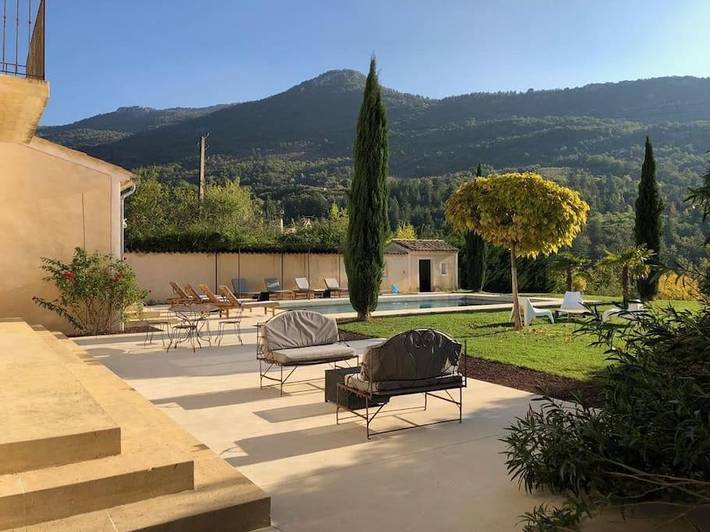 Location de vacances pour 12 personnes, avec terrasse et jardin ainsi que piscine et vue, animaux acceptés à La Roche-sur-le-Buis - 3