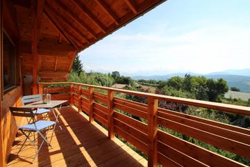 Gîte pour 8 personnes, avec terrasse à Pelleautier